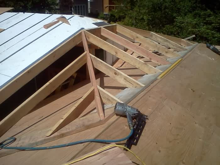 Guest House, 5-Car Garage and Game Room built using Vitruvian's Green Building System, Oakland, California